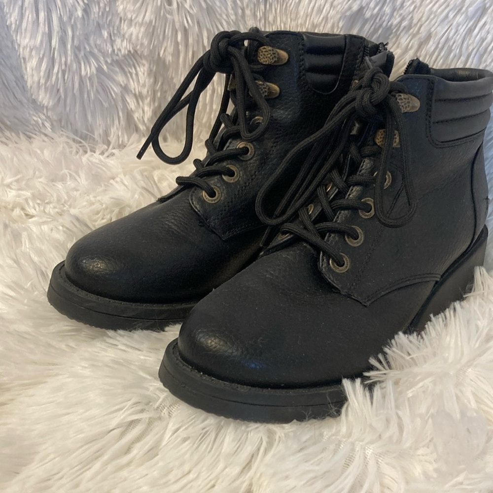 Blowfish Black Leather Moto Ankle Boots - Picture 4 of 10
